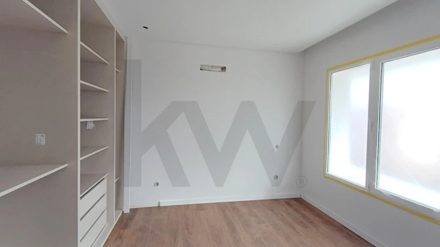 Apartamento T4 para Venda em Marinha Grande Foto 8