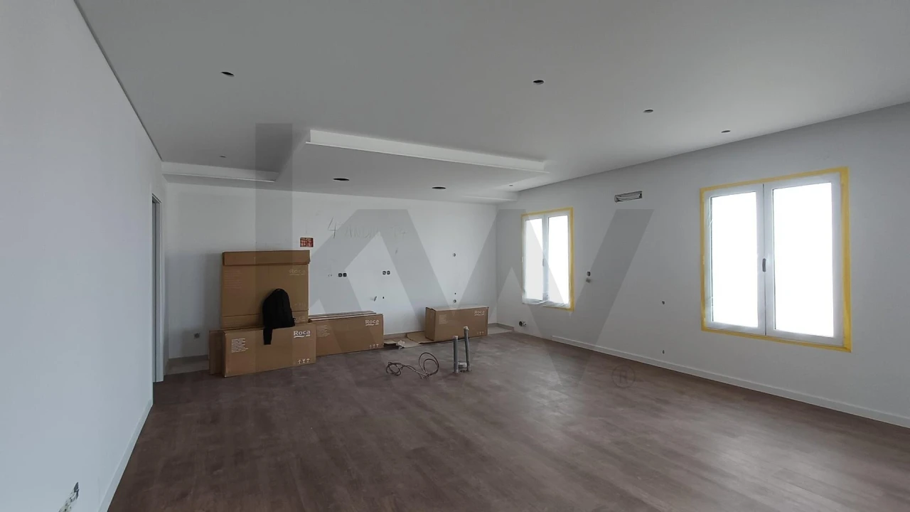 Apartamento T4 para Venda em Marinha Grande Foto 7