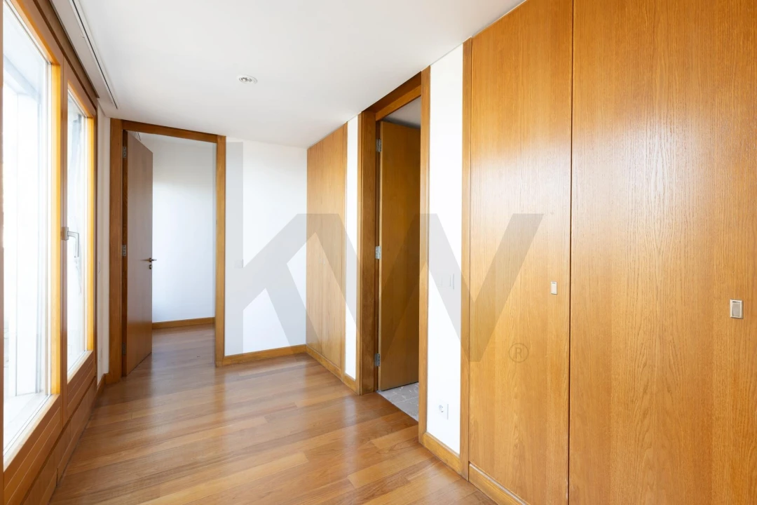 Apartamento T4 para Venda em Ajuda Foto 40