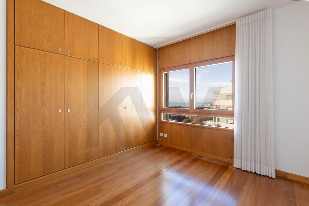 Apartamento T4 para Venda em Ajuda Foto 13