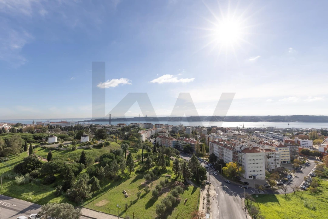 Apartamento T4 para Venda em Ajuda Foto 53