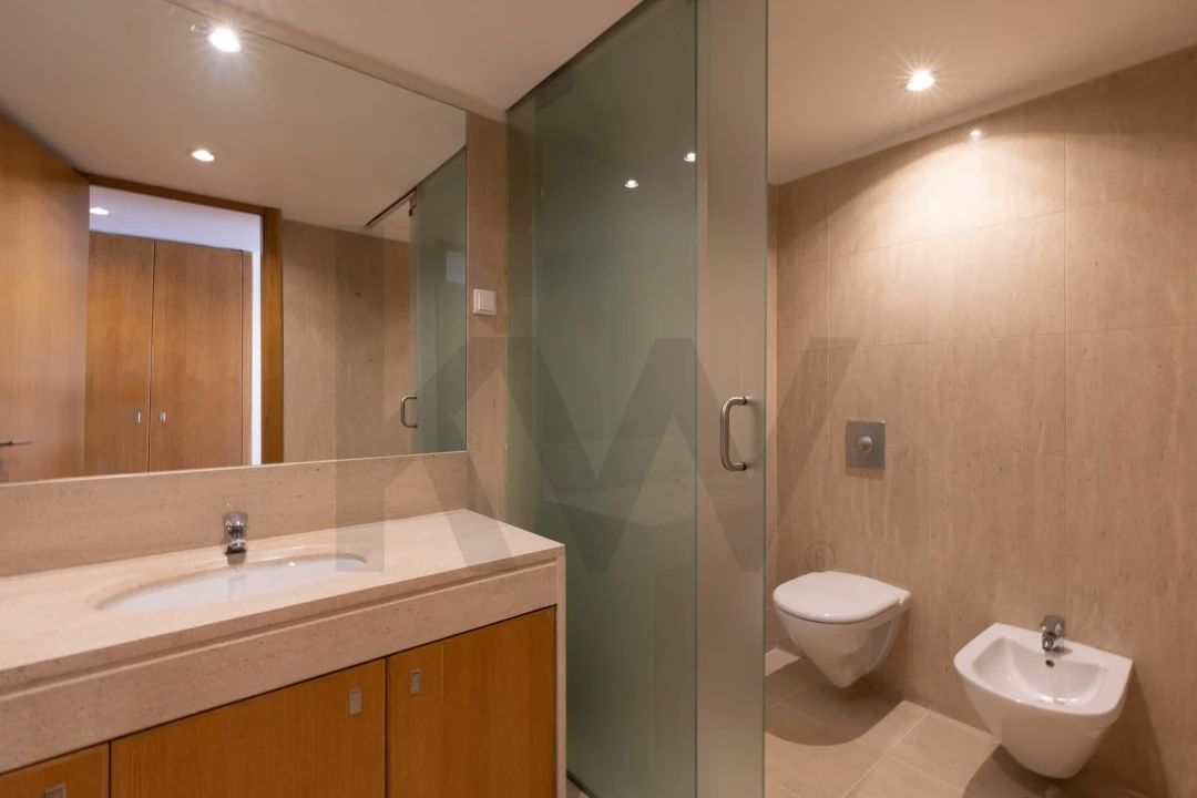 Apartamento T4 para Venda em Ajuda Foto 21