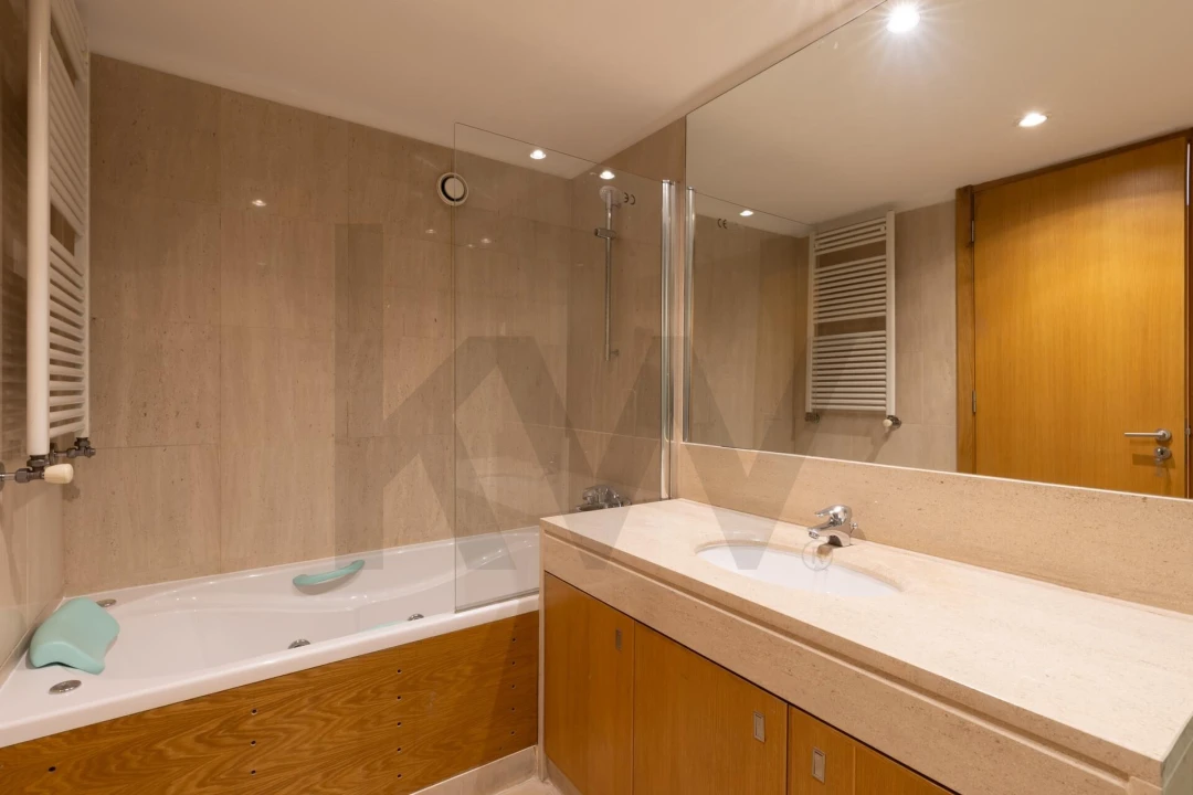 Apartamento T4 para Venda em Ajuda Foto 22