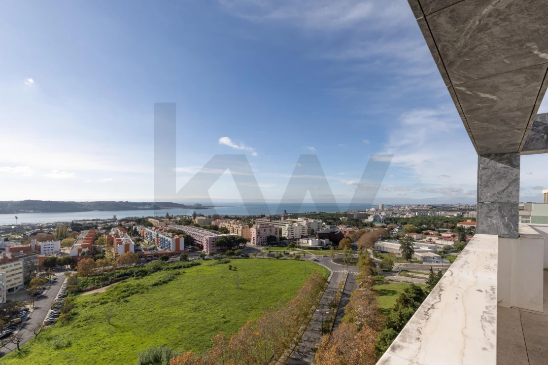 Apartamento T4 para Venda em Ajuda Foto 51