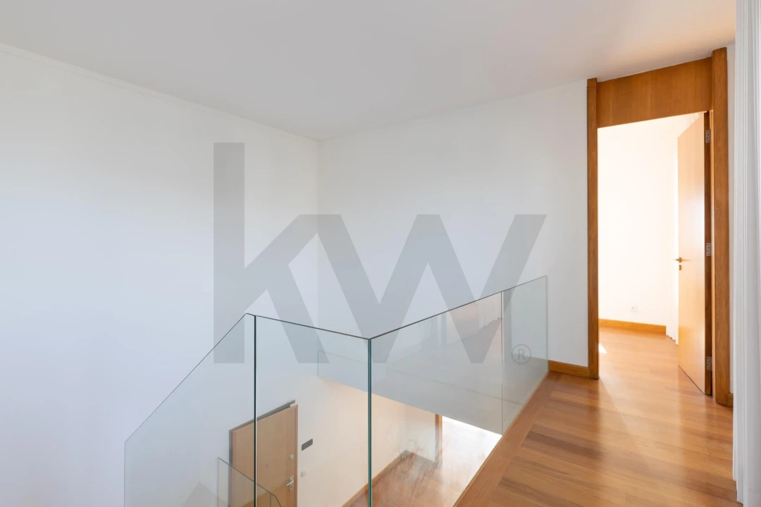 Apartamento T4 para Venda em Ajuda Foto 30