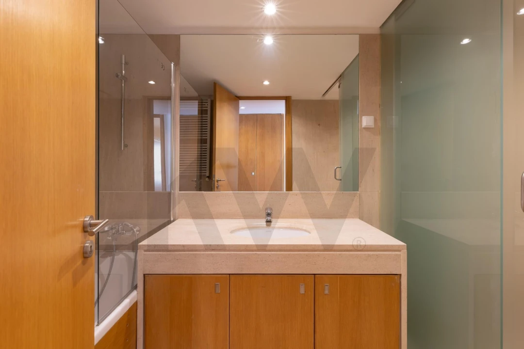 Apartamento T4 para Venda em Ajuda Foto 11