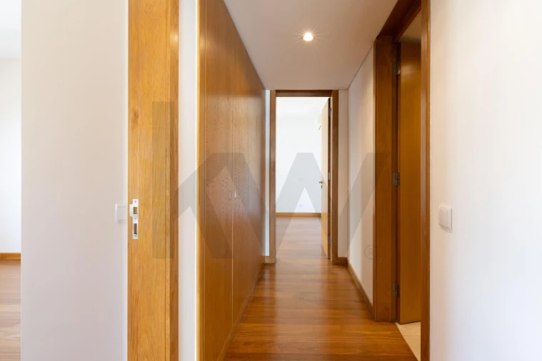 Apartamento T4 para Venda em Ajuda Foto 15