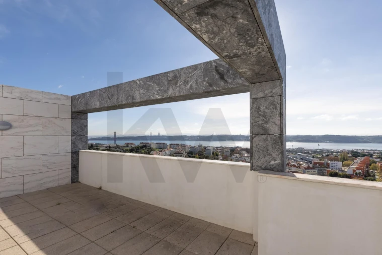 Apartamento T4 para Venda em Ajuda Foto 50