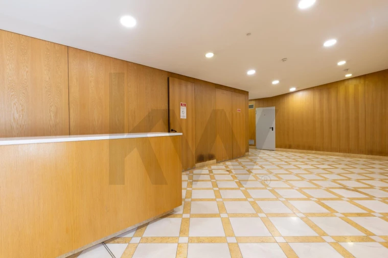 Apartamento T4 para Venda em Ajuda Foto 55