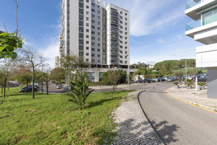 Apartamento T4 para Venda em Ajuda Foto 60