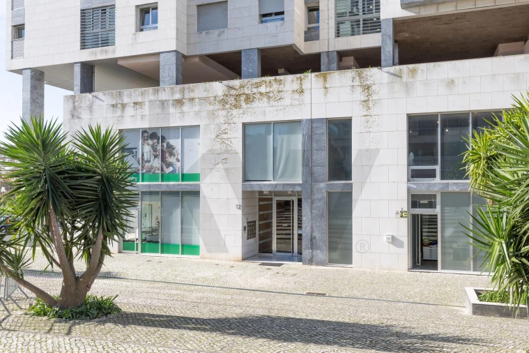Apartamento T4 para Venda em Ajuda Foto 61