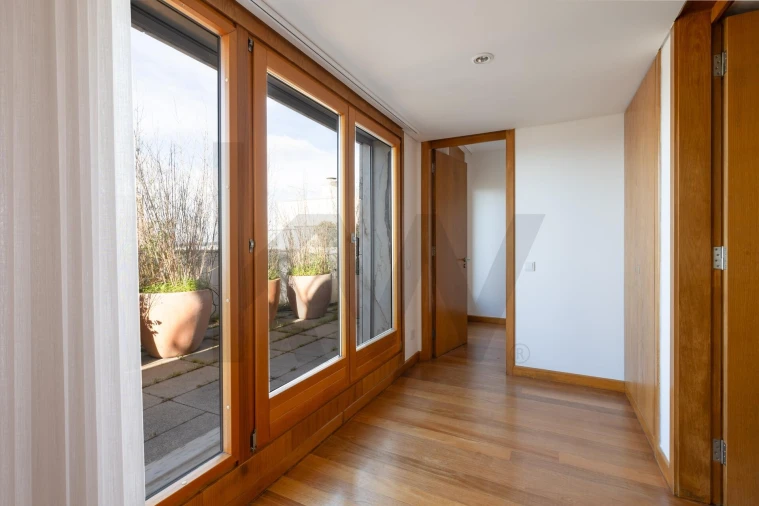 Apartamento T4 para Venda em Ajuda Foto 39