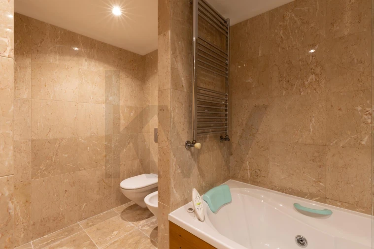 Apartamento T4 para Venda em Ajuda Foto 28