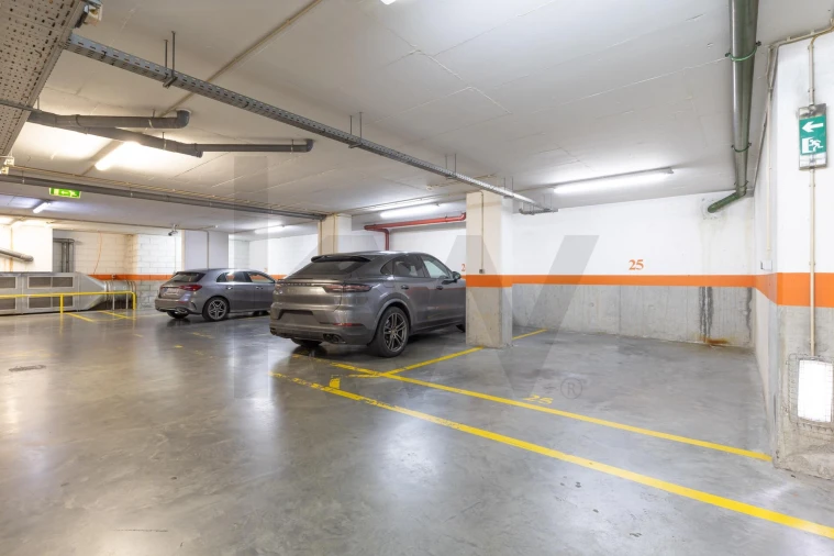 Apartamento T4 para Venda em Ajuda Foto 57