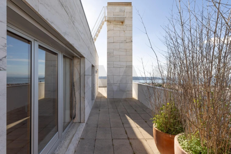 Apartamento T4 para Venda em Ajuda Foto 44