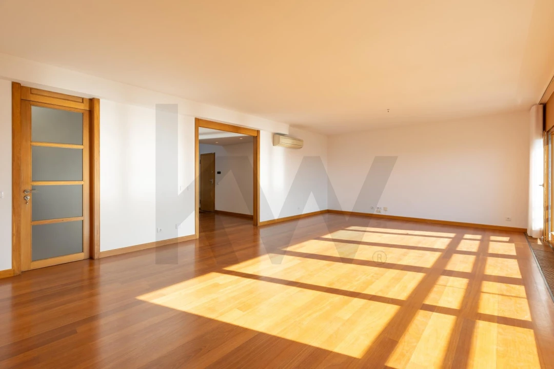 Apartamento T4 para Venda em Ajuda Foto 20