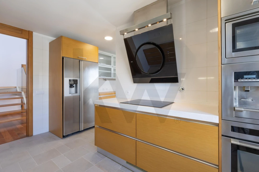 Apartamento T4 para Venda em Ajuda Foto 5