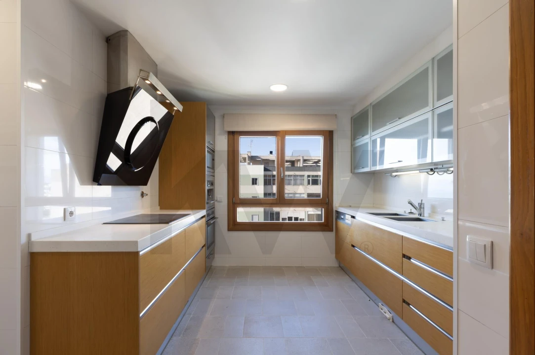 Apartamento T4 para Venda em Ajuda Foto 1