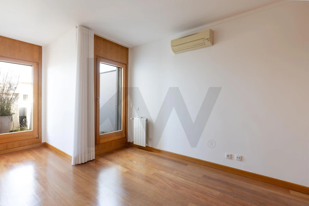 Apartamento T4 para Venda em Ajuda Foto 33