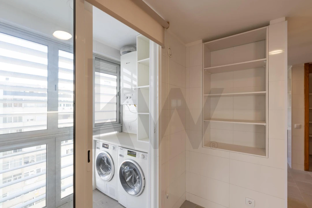 Apartamento T4 para Venda em Ajuda Foto 45