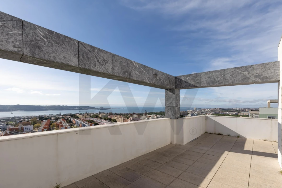 Apartamento T4 para Venda em Ajuda Foto 48