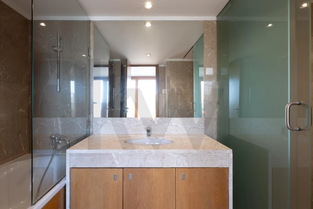 Apartamento T4 para Venda em Ajuda Foto 37