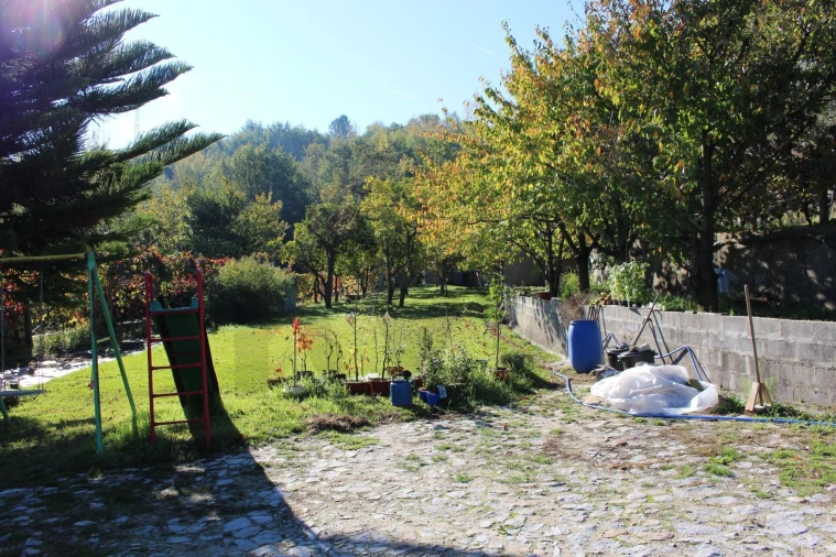 Quinta T2 para Venda em Cinfães Foto 10