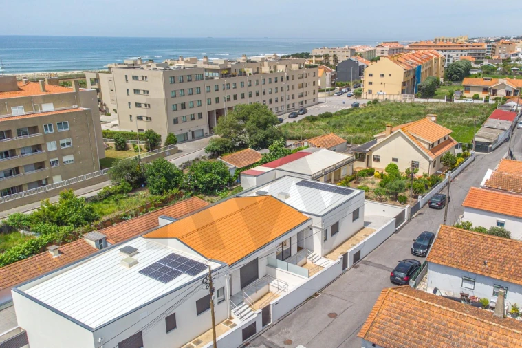 Moradia T3 para Venda em São Felix da Marinha Foto 40