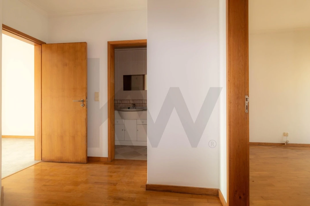 Apartamento T2 para Venda em Anta e Guetim Foto 29