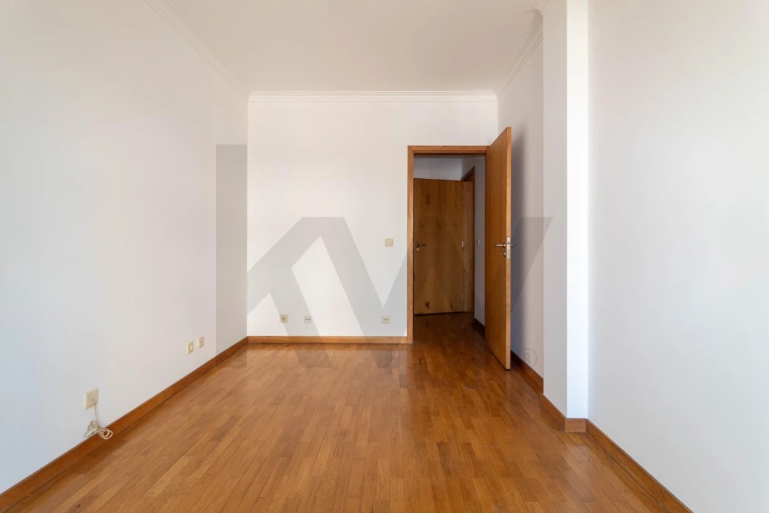 Apartamento T2 para Venda em Anta e Guetim Foto 34