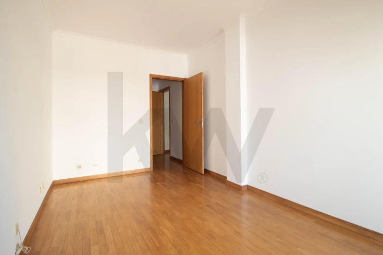 Apartamento T2 para Venda em Anta e Guetim Foto 35