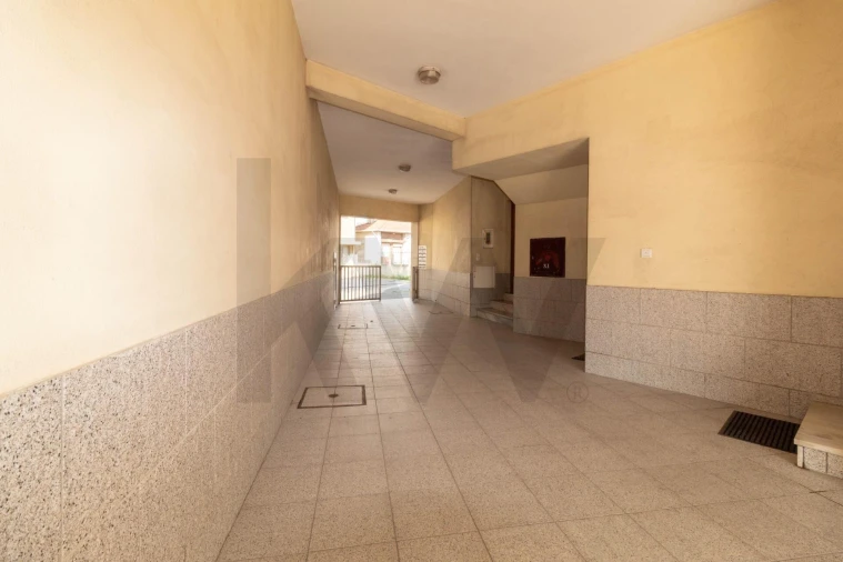 Apartamento T2 para Venda em Anta e Guetim Foto 42