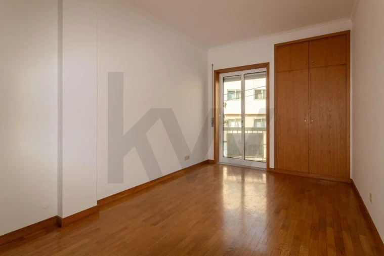 Apartamento T2 para Venda em Anta e Guetim Foto 32