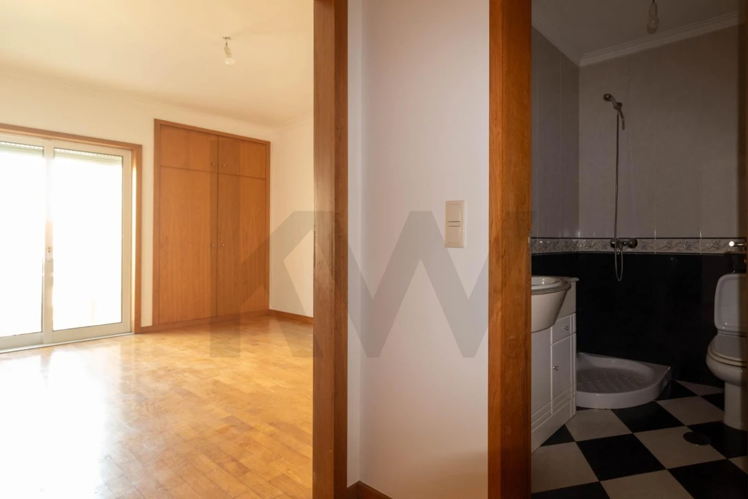 Apartamento T2 para Venda em Anta e Guetim Foto 30