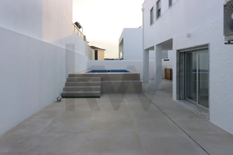 Moradia T4 para Venda em Santa Maria, São Pedro e Matacães Foto 20