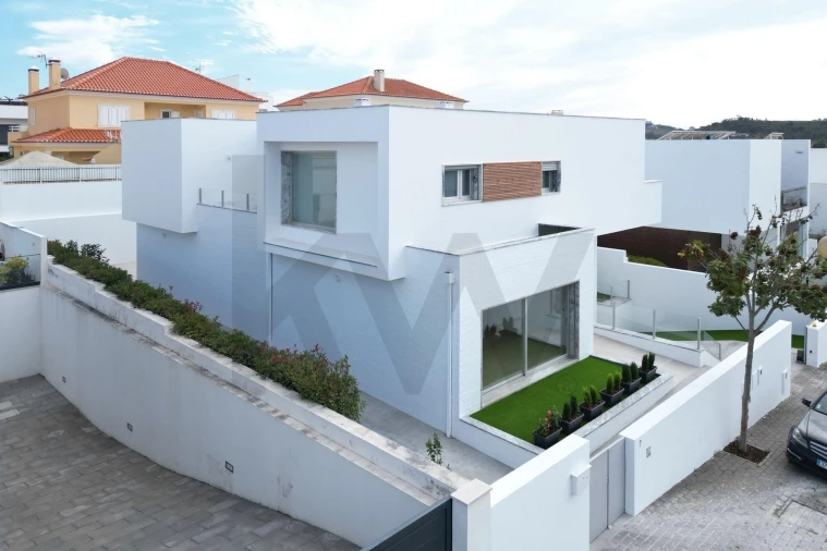 Moradia T4 para Venda em Santa Maria, São Pedro e Matacães Foto 7