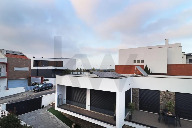 Moradia T4 para Venda em Santa Maria, São Pedro e Matacães Foto 88