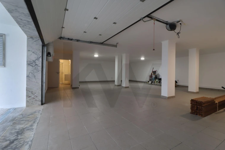 Moradia T4 para Venda em Santa Maria, São Pedro e Matacães Foto 85