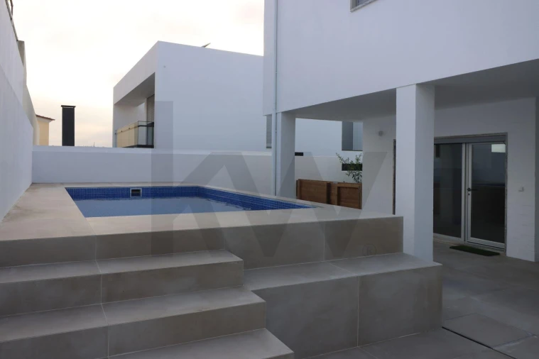 Moradia T4 para Venda em Santa Maria, São Pedro e Matacães Foto 22