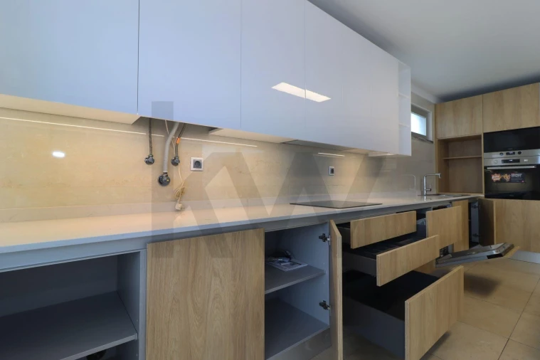 Moradia T4 para Venda em Santa Maria, São Pedro e Matacães Foto 37