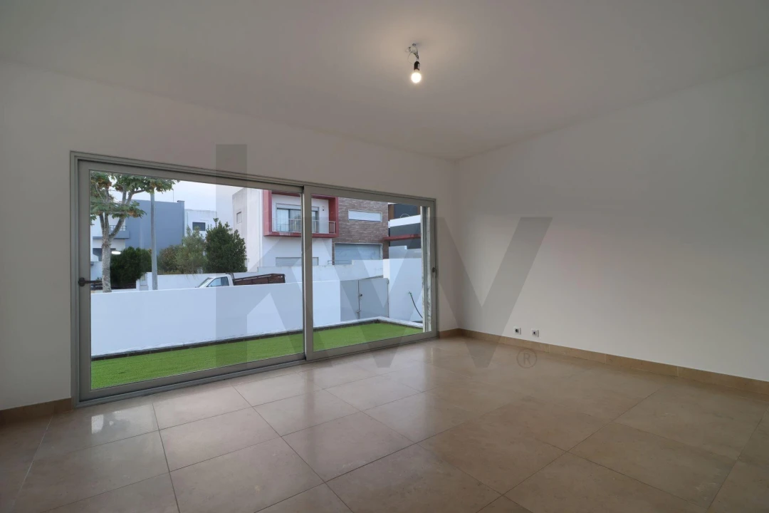 Moradia T4 para Venda em Santa Maria, São Pedro e Matacães Foto 48