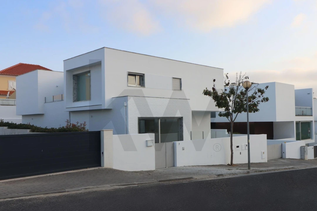 Moradia T4 para Venda em Santa Maria, São Pedro e Matacães Foto 19