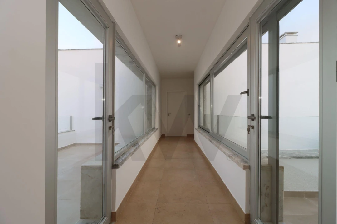 Moradia T4 para Venda em Santa Maria, São Pedro e Matacães Foto 58