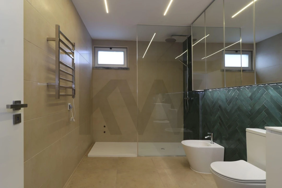 Moradia T4 para Venda em Santa Maria, São Pedro e Matacães Foto 25