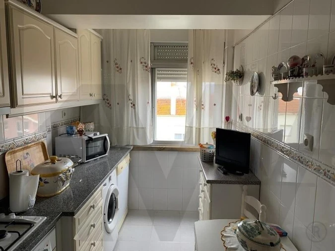 Apartamento T2 para Arrendamento em Algés, Linda-A-Velha e Cruz Quebrada-Dafundo Foto 22