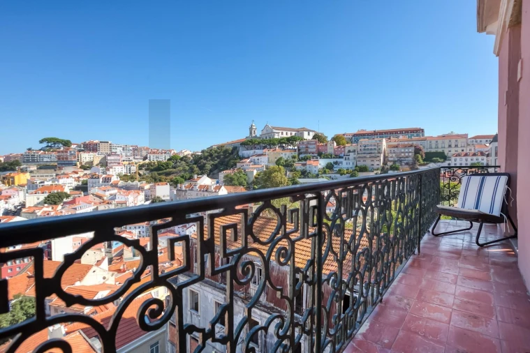 Apartamento T1 para Arrendamento em Santa Maria Maior Foto 15