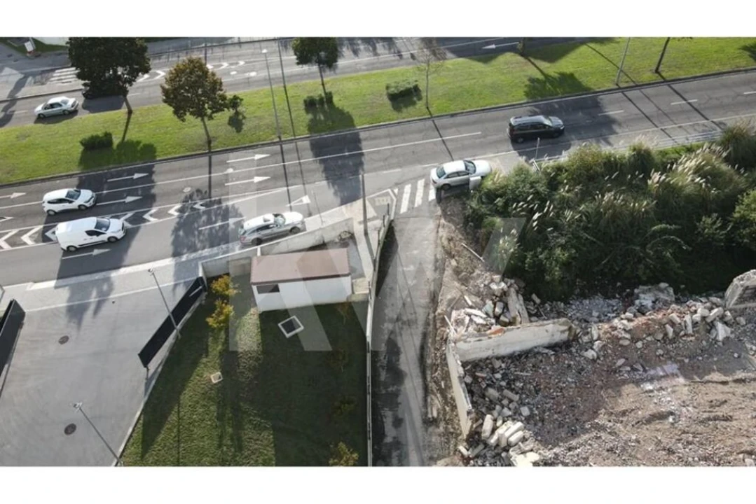 Terreno para Venda em Campanhã Foto 3