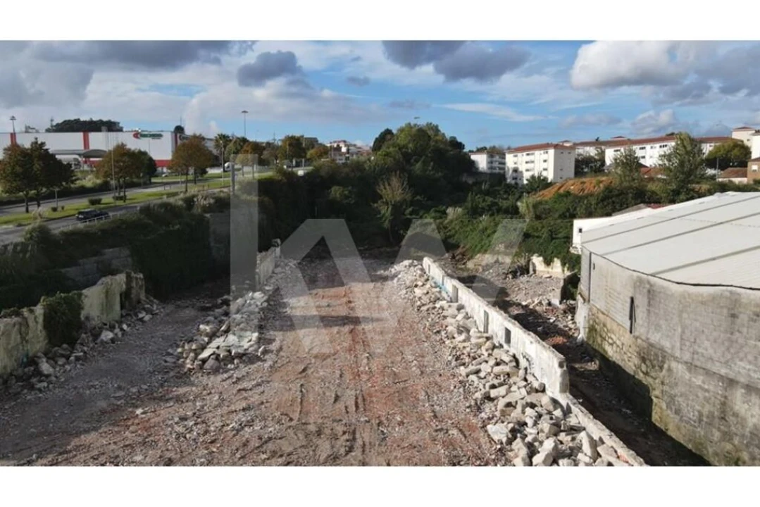 Terreno para Venda em Campanhã Foto 2