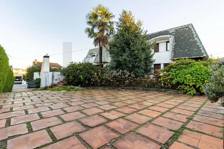 Moradia T5 para Venda em São João da Madeira Foto 24