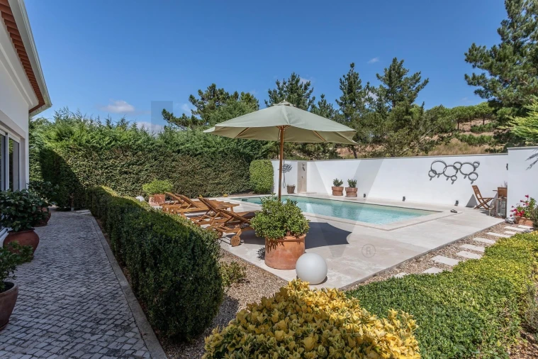 Moradia T4 para Venda em Olhalvo Foto 18